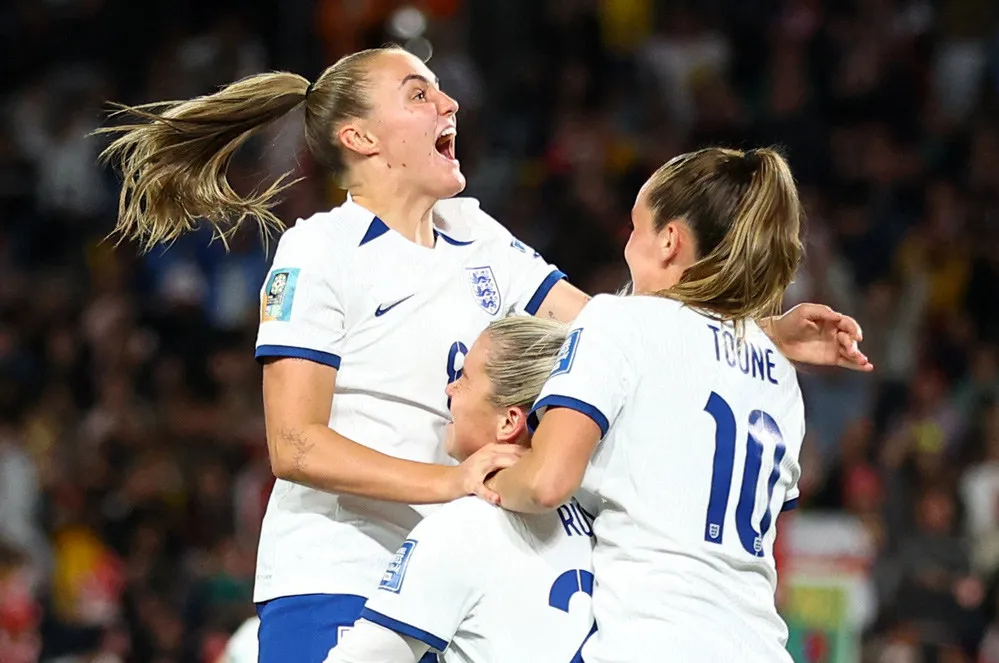 Tuyển Anh đã lội ngược dòng để vào bán kết