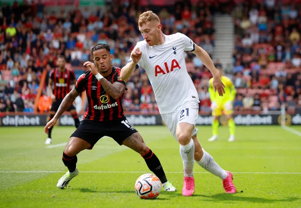 Dejan Kulusevski cũng chơi rất hay trên tuyến tấn công Dejan Kulusevski cũng chơi rất hay trên tuyến tấn công