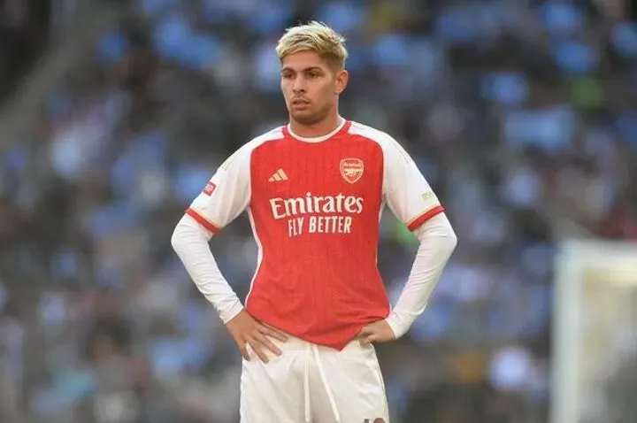Emile Smith Rowe không muốn mài đũng quần trên băng dự bị