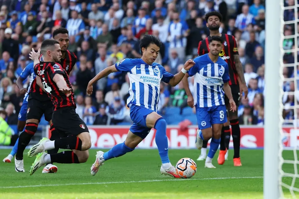 Kaoru Mitoma ghi cú đúp cho Brighton Kaoru Mitoma ghi cú đúp cho Brighton