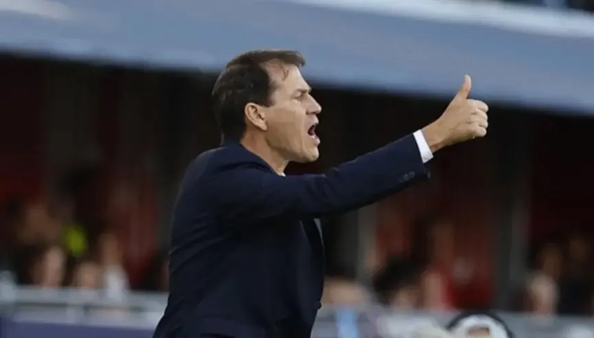 Người hâm mộ Napoli đòi sa thải HLV Rudi Garcia Người hâm mộ Napoli đòi sa thải HLV Rudi Garcia