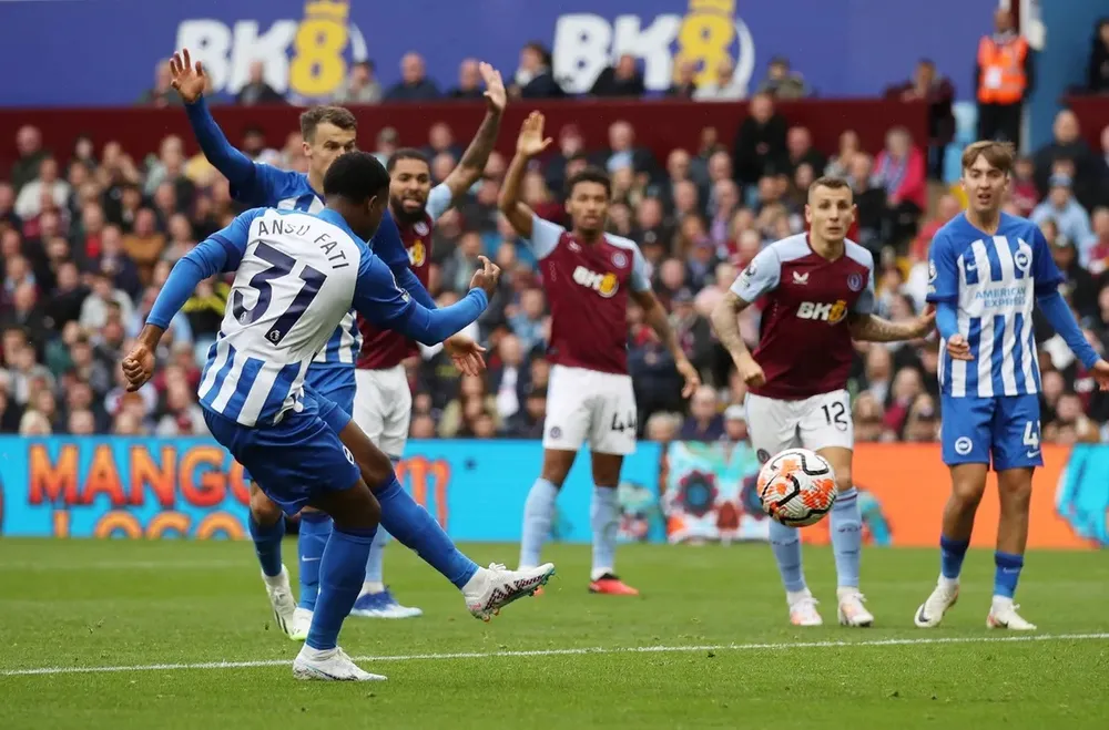 Ansu Fati thu ngắn cách biệt 1-3