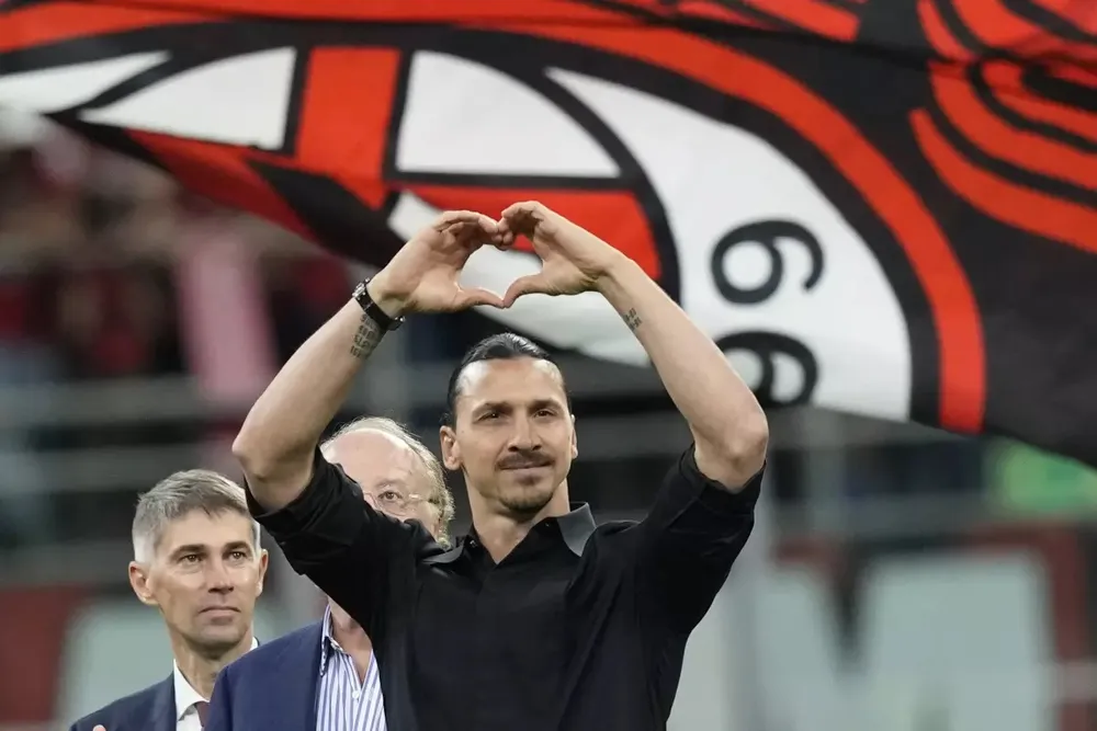 Zlatan Ibrahimovic giải nghệ hồi mùa hè ở tuổi 41