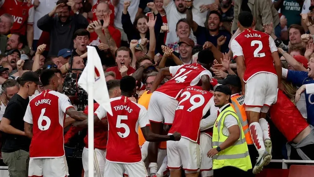 Giây phút ngọt ngào ở Emirates