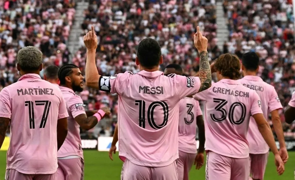 Lionel Messi kiếm được nhiều tiền hơn hầu hết các đội MLS cộng lại