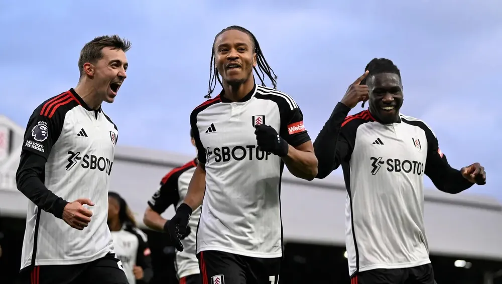 Fulham xuất sắc lội ngược dòng