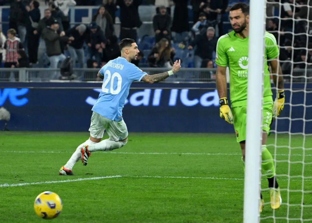 Mattia Zaccagni ghi bàn duy nhất trận đấu từ chấm 11m