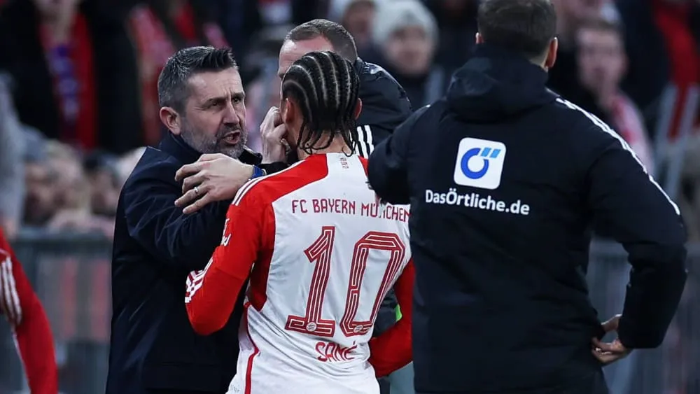 HLV Nenad Bjelica của Union Berlin nhận thẻ đỏ vì đấm vào mặt Leroy Sane