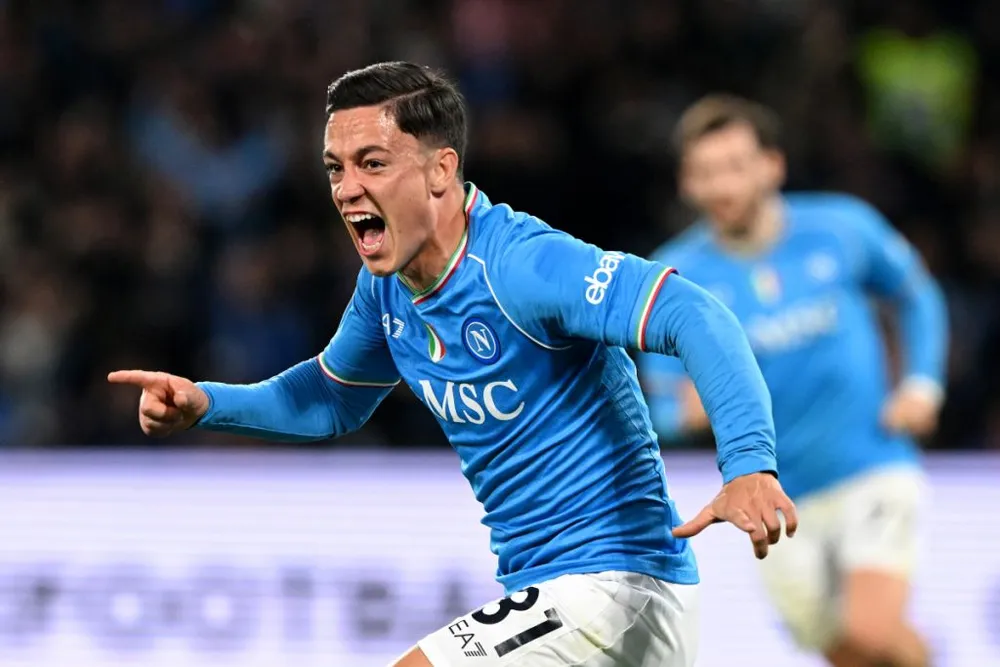 Giacomo Raspadori ấn định tỷ số 2-1 cho Napoli