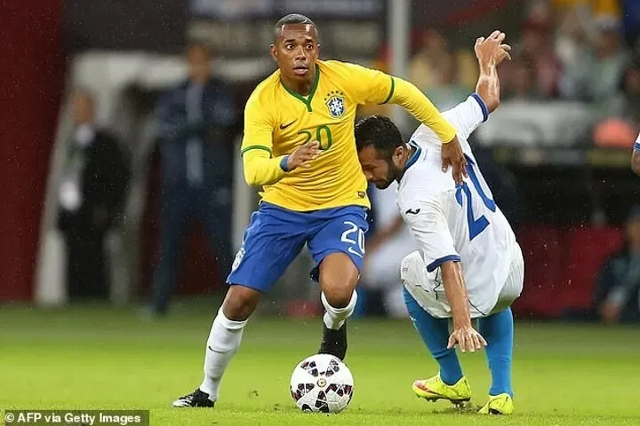 robinho moi ewf.jpg