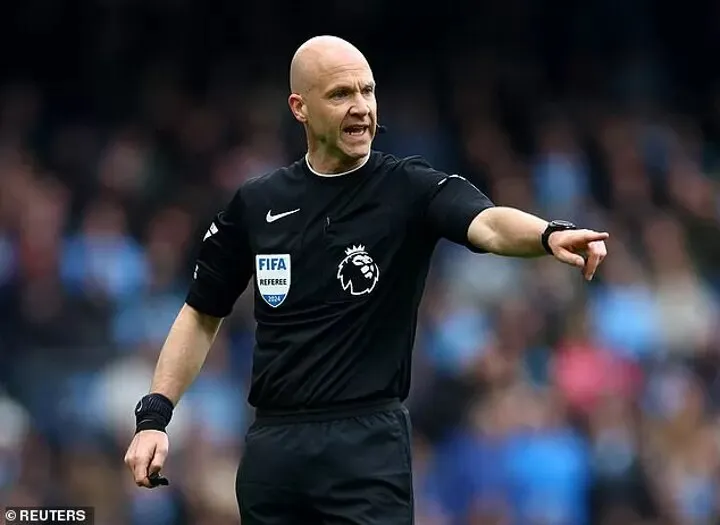 Trọng tài Anthony Taylor liệu có thiên vị cho đội bóng đồng hương Man United