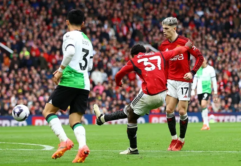 Các ngôi sao Man United vẫn còn cơ hội dự Champions League