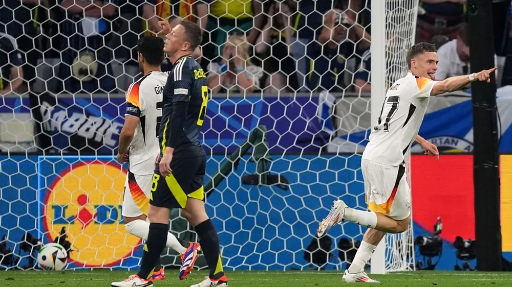 Florian Wirtz ăn mừng bàn mở tỷ số