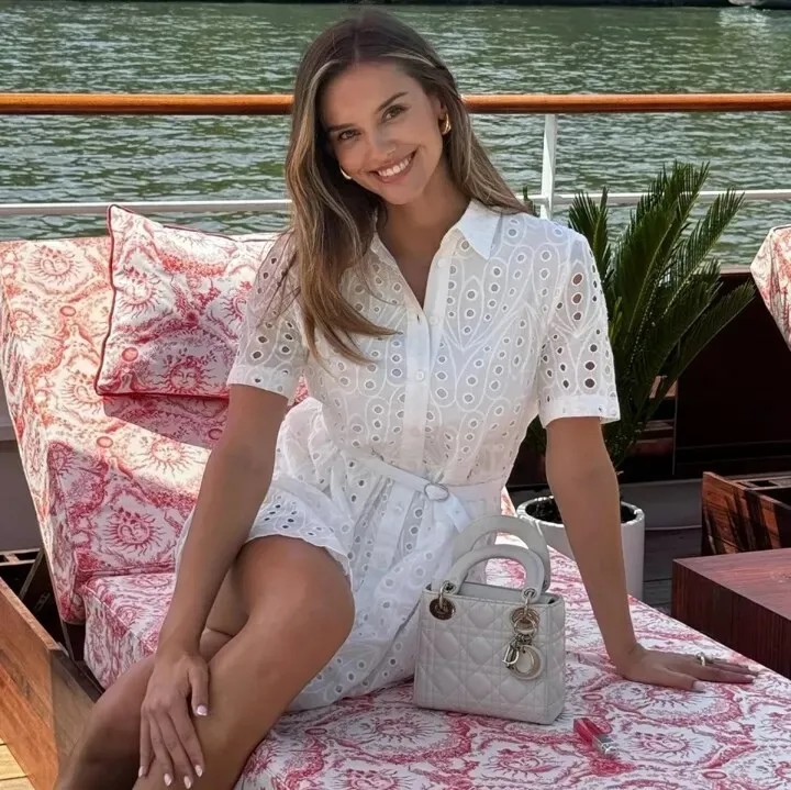 Nicolai bo moi sdzh cfghm cnxgdgnxdgnj.jpg