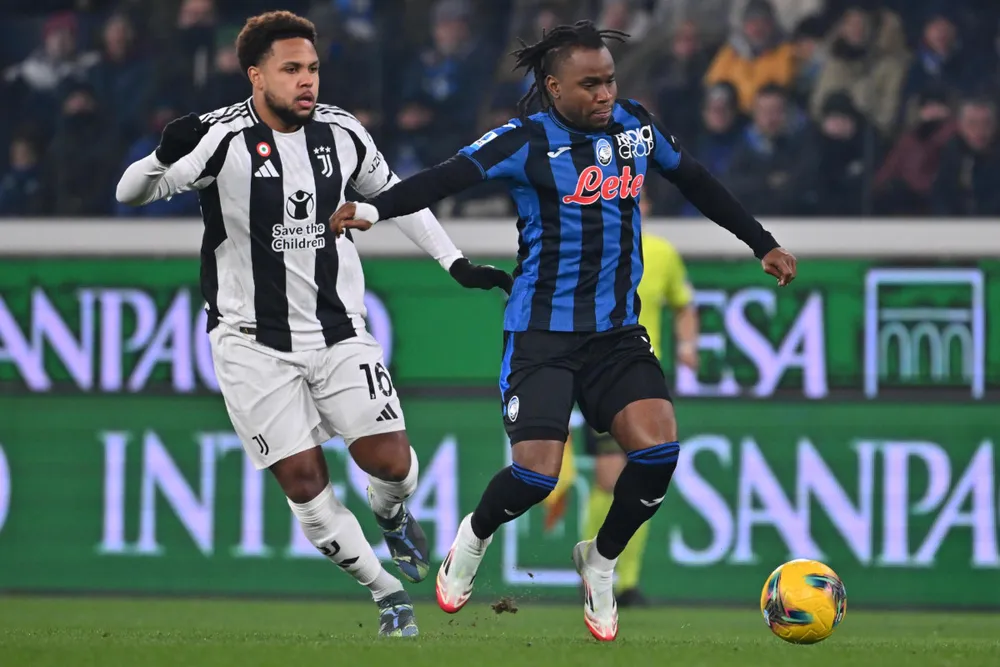Weston McKennie chơi hay khi trở lại khu trung tâm của Juventus
