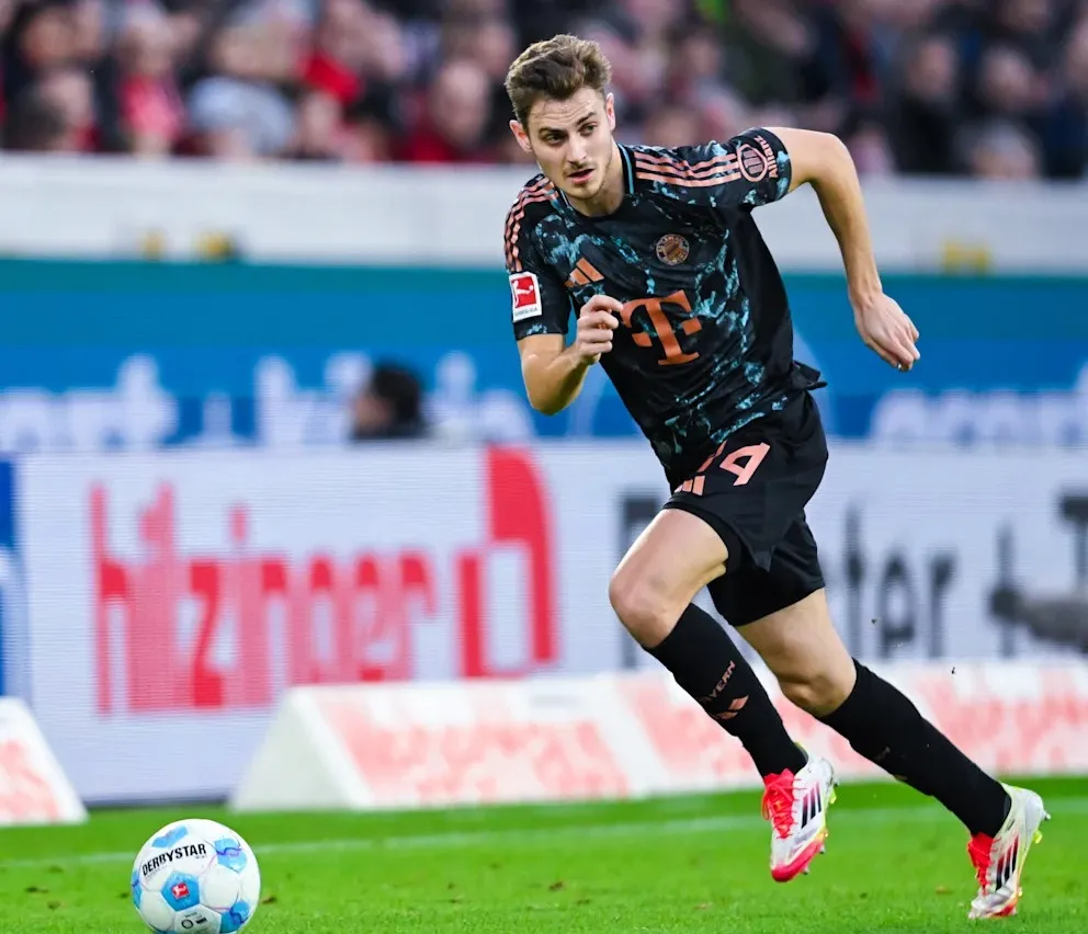 Josip Stanisic trở lại sau chấn thương