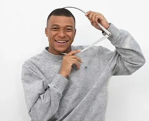 2 mbappe 2.jpg