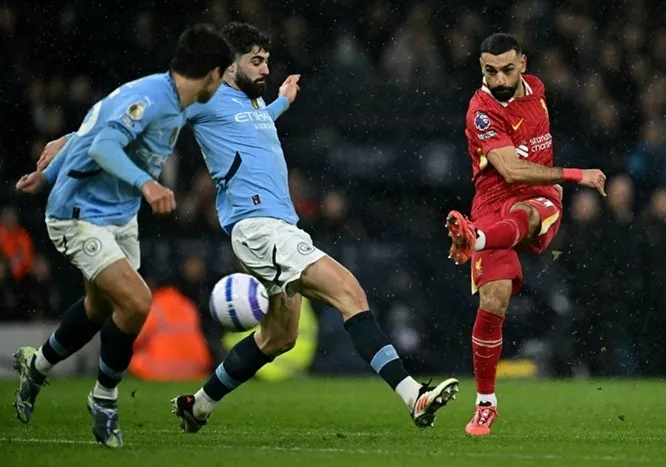Pha ghi bàn của Mo Salah trong trận thắng kình địch Manchester City