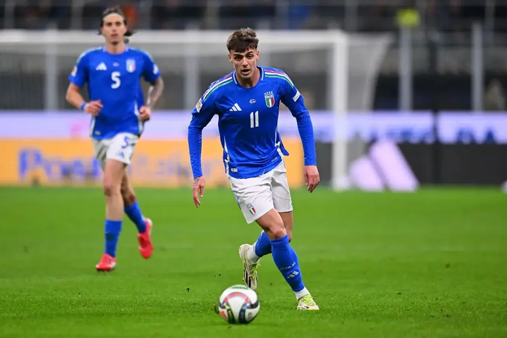 Daniel Maldini (11) sẽ chơi như tiền đạo thứ hai cho Italy trước chủ nhà Đức