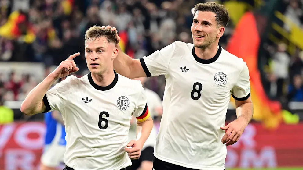 Joshua Kimmich (trái) và Leon Goretzka (phải) nâng tầm tuyển Đức