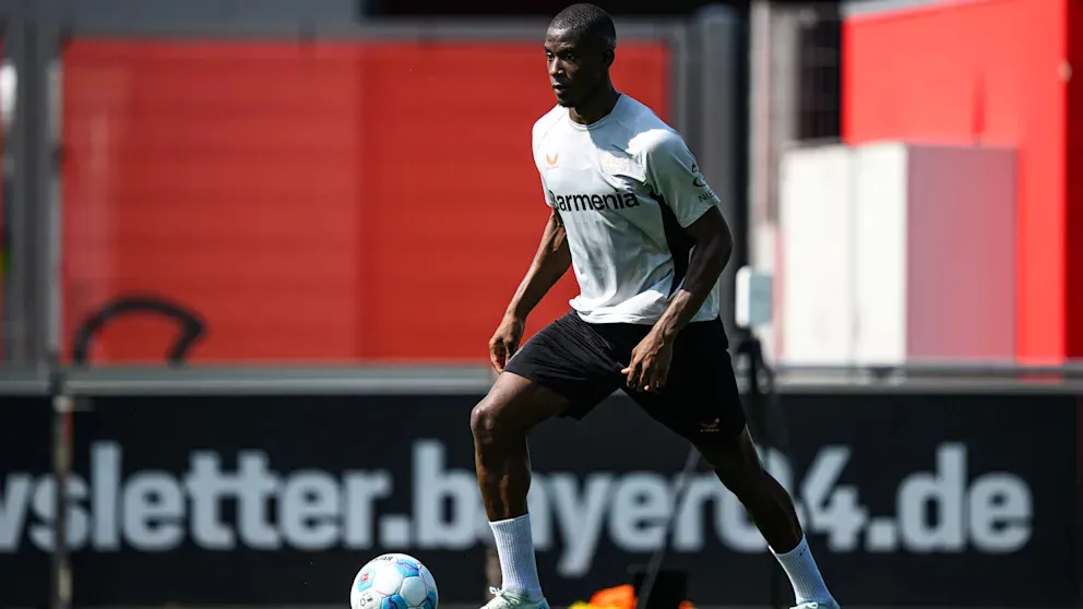 Nordi Mukiele được HLV Xabi Alonso rèn thêm bóng bổng