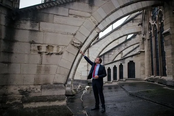 Nhà Thờ Đức Bà Paris đang "lâm nguy” ảnh 1