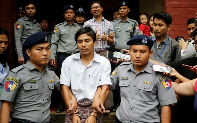 Myanmar kết án 7 năm tù 2 phóng viên Reuters  ảnh 1