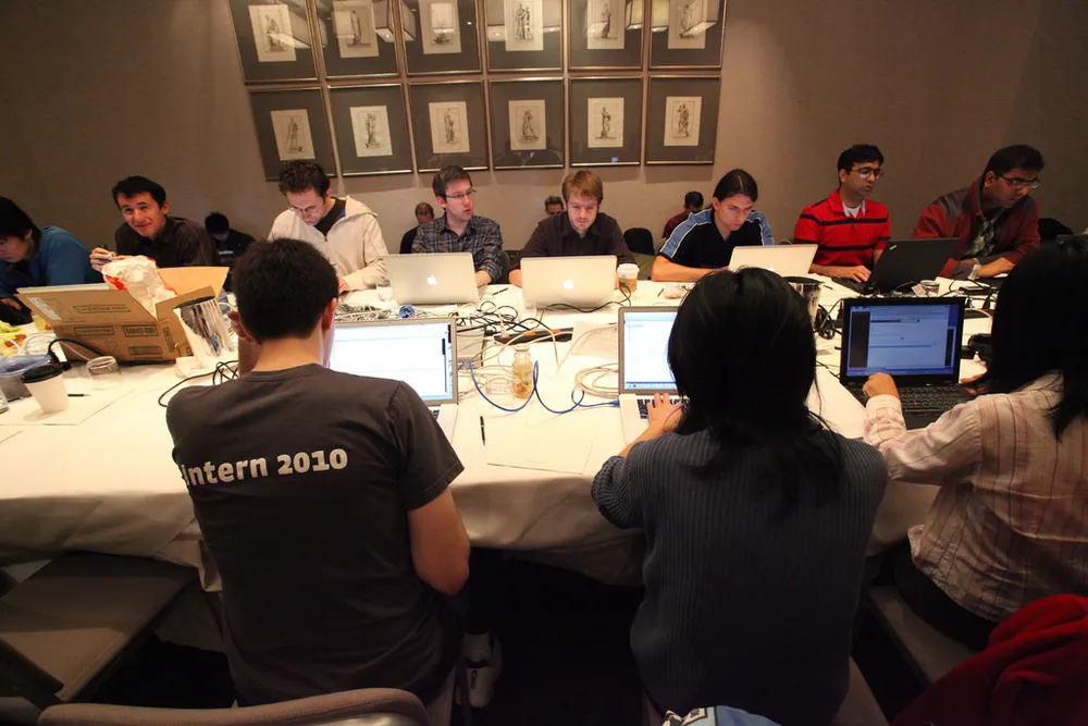 Facebook xóa hơn 800 trang và tài khoản tung tin nhắn rác ảnh 1