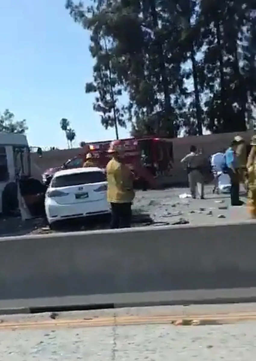 Đâm xe liên hoàn tại Los Angeles, khoảng 40 người bị thương ảnh 6