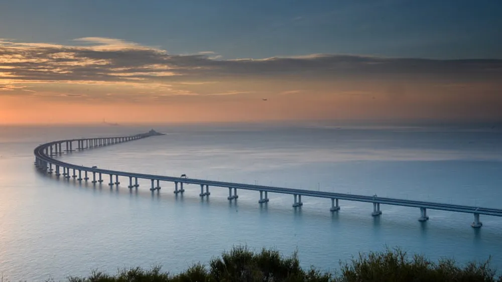 Trung Quốc khánh thành cây cầu vượt biển dài nhất thế giới nối Hong Kong với đại lục ảnh 11