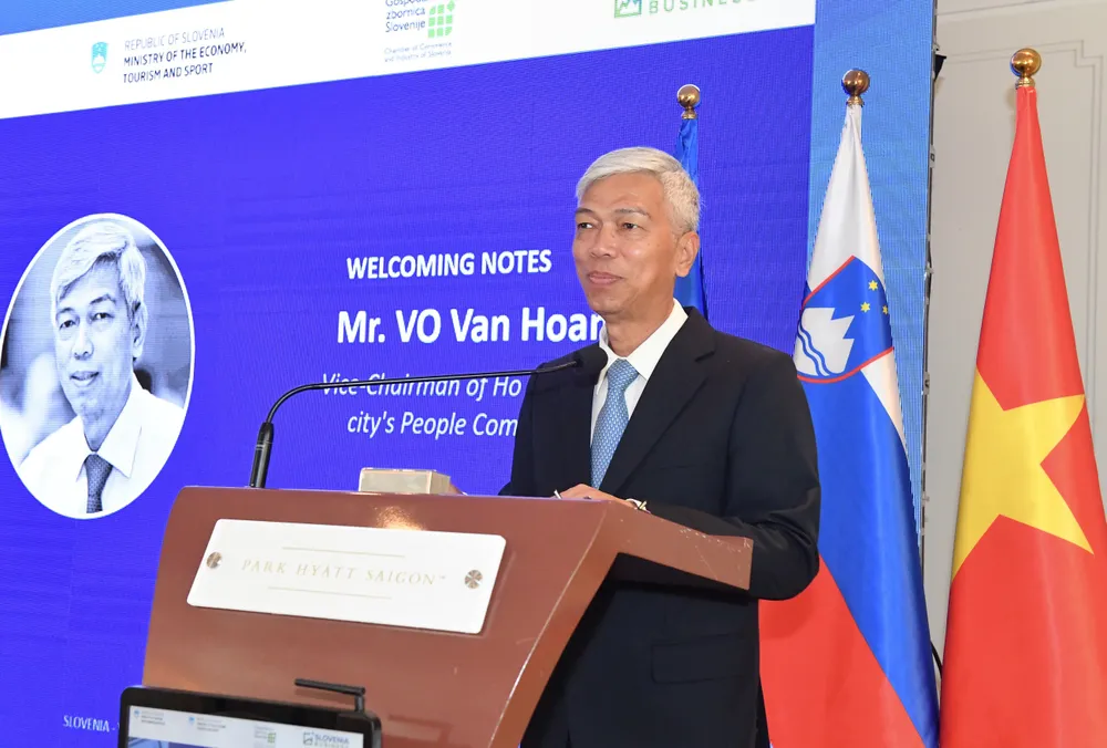 Phó Chủ tịch UBND TPHCM Võ Văn Hoan phát biểu tại diễn đàn. Ảnh: VIỆT DŨNG