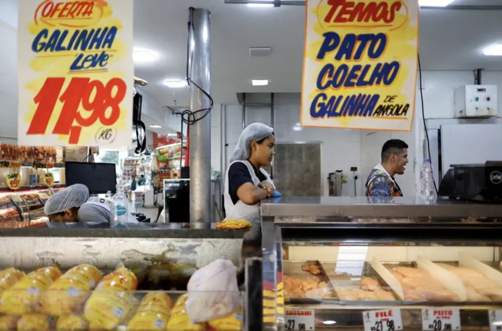 Thịt gà tại một siêu thị ở Brazil. Ảnh: whbl