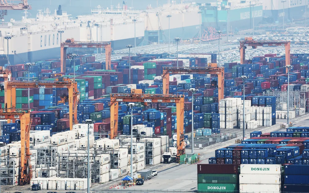 Hàng hoá xuất khẩu tại Cảng Pyeongtaek ở tỉnh Gyeonggi, Hàn Quốc. Ảnh: YONHAP