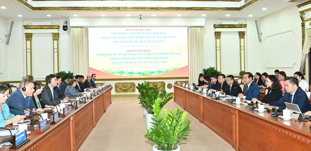 Quang cảnh buổi làm việc. Ảnh : VIỆT DŨNG