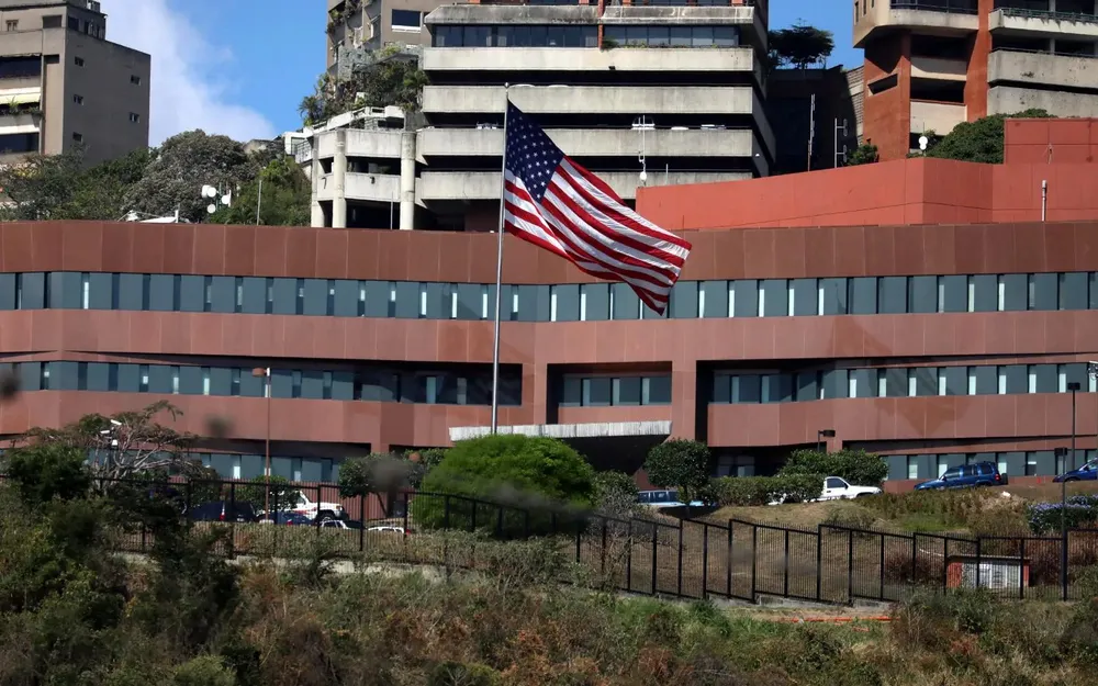 Đại sứ quán Mỹ tại Caracas. Ảnh: EPA 