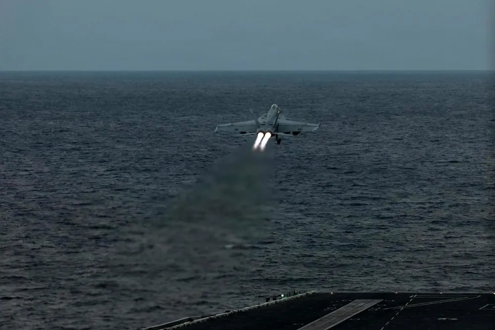 Nhóm tác chiến tàu sân bay Abraham Lincoln (CSG-3) của Hải quân Mỹ đã được triển khai đến Biển Arab, phía nam Iran