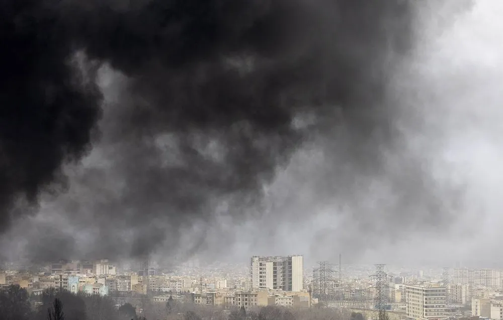 Ít nhất 5 người thiệt mạng trong vụ đánh bom các cơ sở hóa dầu tại khu kinh tế đặc biệt Mahshahr ở Tây Nam Iran. Ảnh: FARS