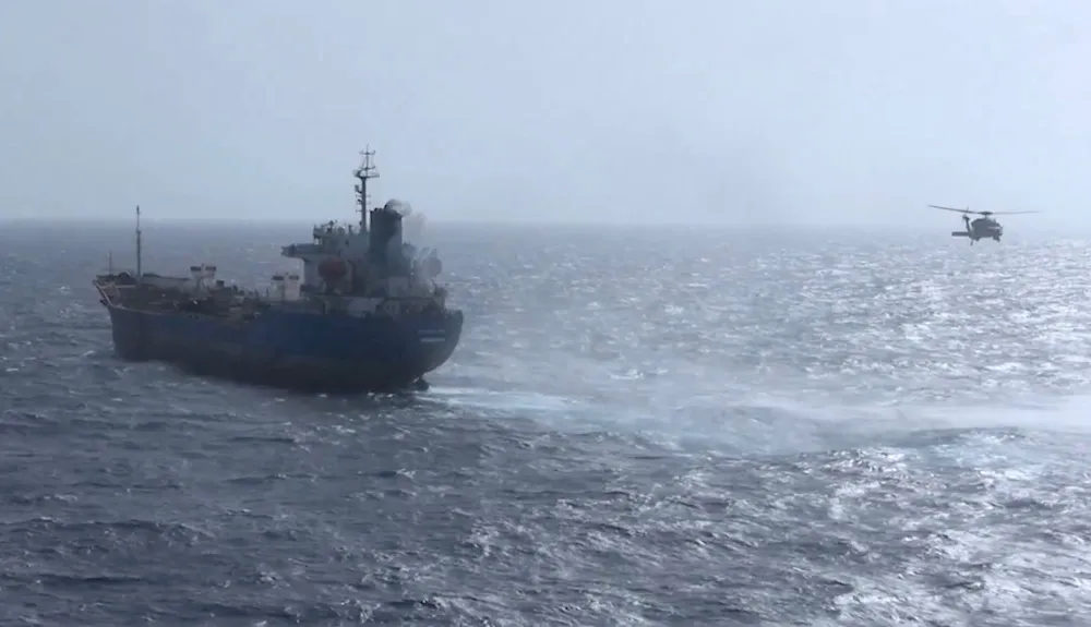 Tàu chở dầu M/T Celestial Sea treo cờ Iran bị yêu cầu thay đổi lộ trình. Ảnh: US CENTCOM