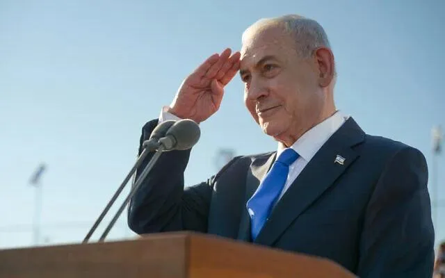 Thủ tướng Benjamin Netanyahu phát biểu tại lễ tốt nghiệp của các phi công tại căn cứ không quân Hatzerim, ngày 9-7. Ảnh: Times of Israel