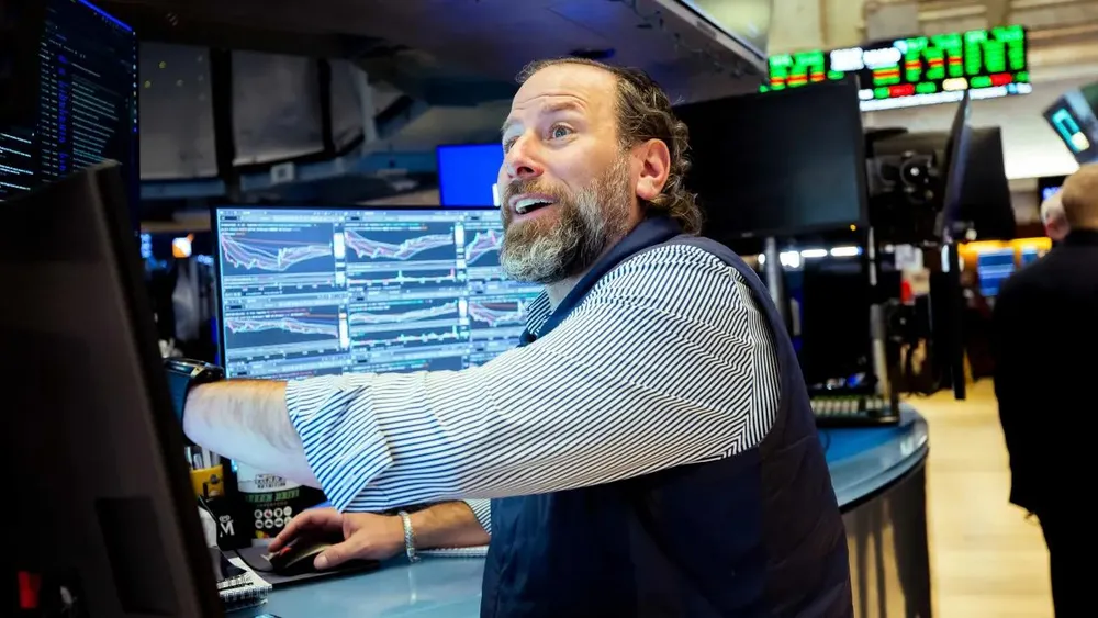 Một nhà giao dịch làm việc tại Sở Giao dịch Chứng khoán New York. Ảnh: CNBC