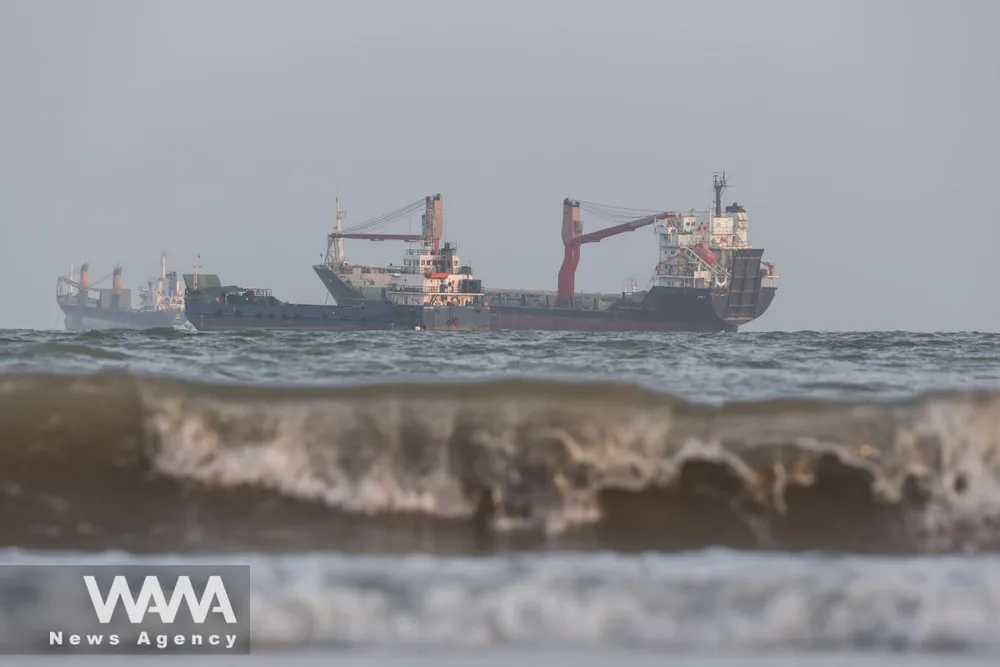 Tàu thuyền qua eo biển Hormuz. Ảnh: Majid Asgaripour/WANA 