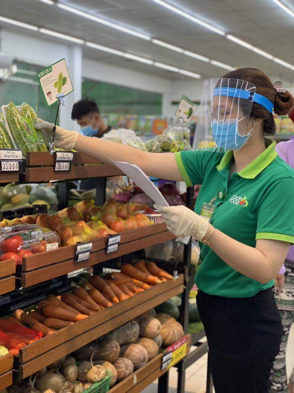 Co.op Food mạnh tay chấm dứt nhượng quyền các cửa hàng bán giá cao mùa dịch ảnh 1