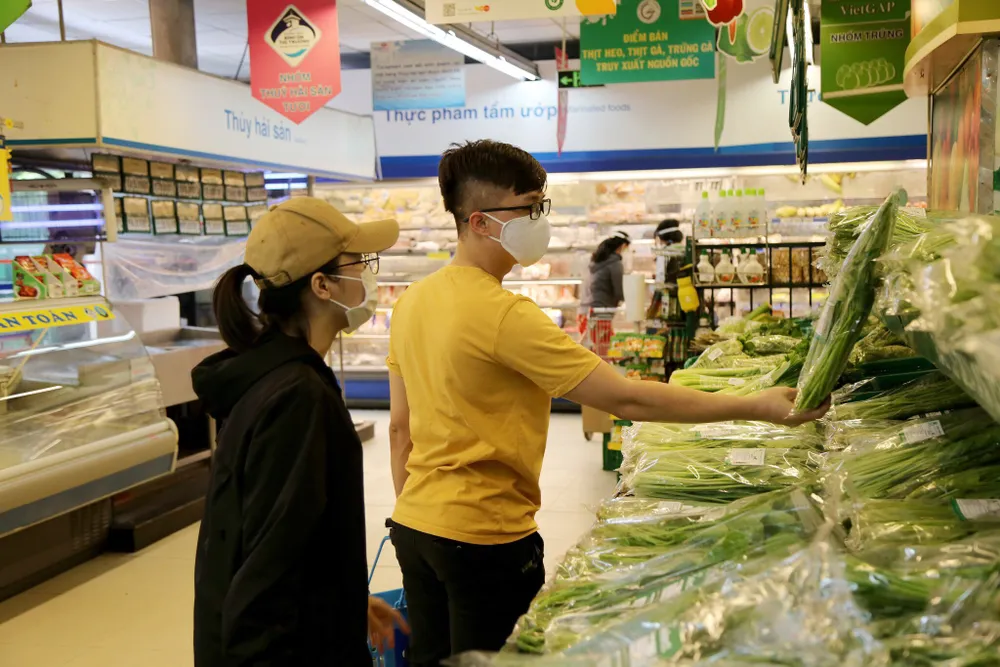 Giá xăng “leo thang”, giá hàng hóa tại Co.opmart và Co.opXtra vẫn bình ổn ảnh 1