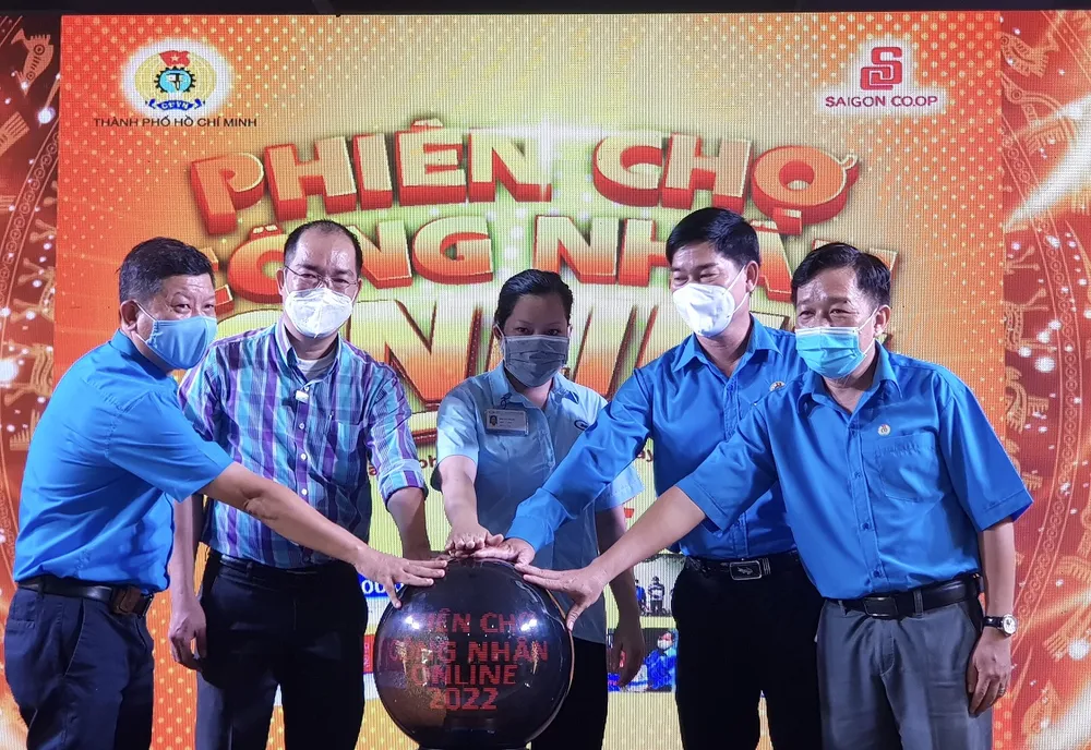 Tặng 4.000 phần quà tết cho người lao động, đoàn viên khó khăn ảnh 1