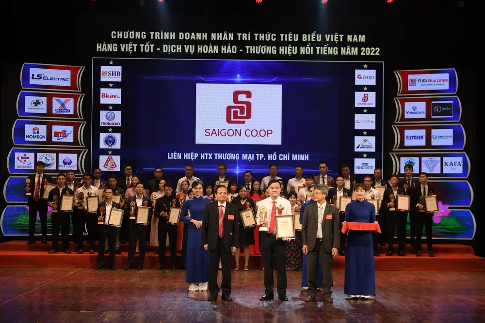 Saigon Co.op đạt tốp “10 thương thiệu nổi tiếng hàng đầu năm 2022” ảnh 1