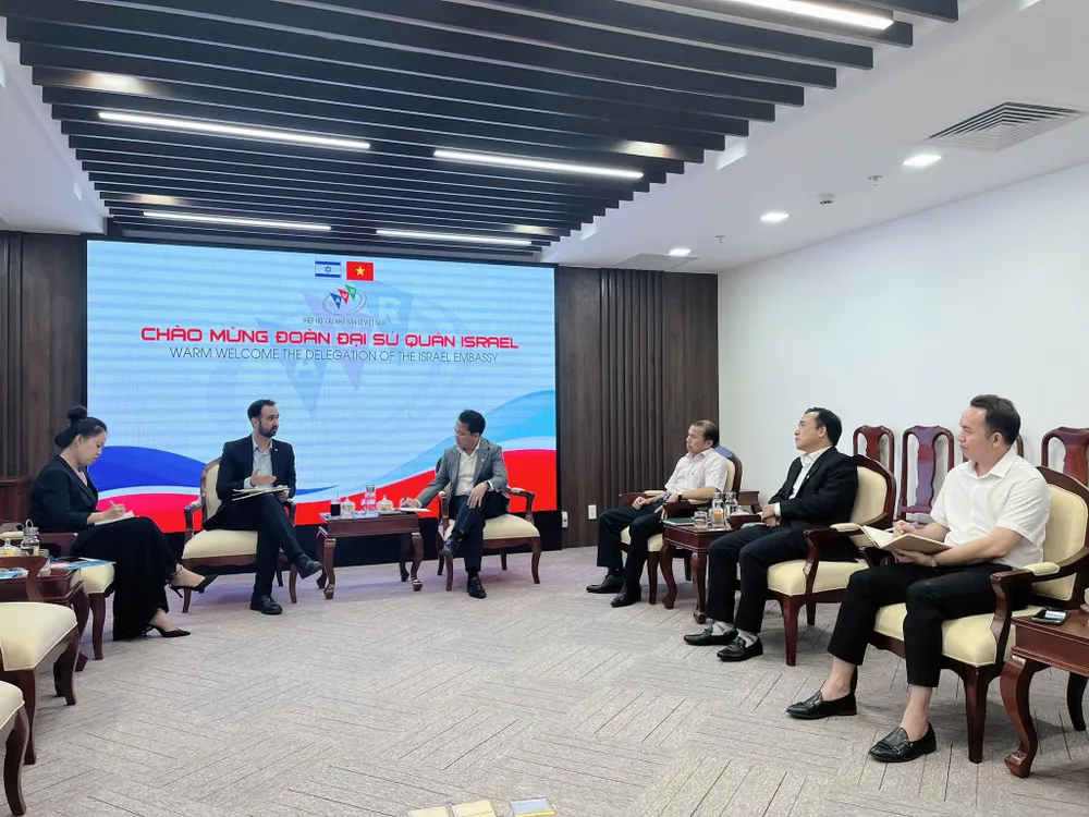 Ông Nguyễn Anh Đức đã có buổi tiếp xúc phái đoàn do ông Gal Saf, Tham Tán Thương mại Đại sứ quán Israel tại Việt Nam