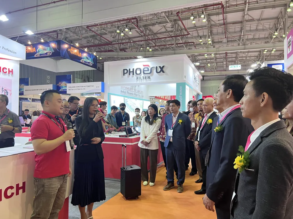 Nhiều doanh nghiệp đang giới thiệu sản phẩm tại triển lãm Automechanika TPHCM