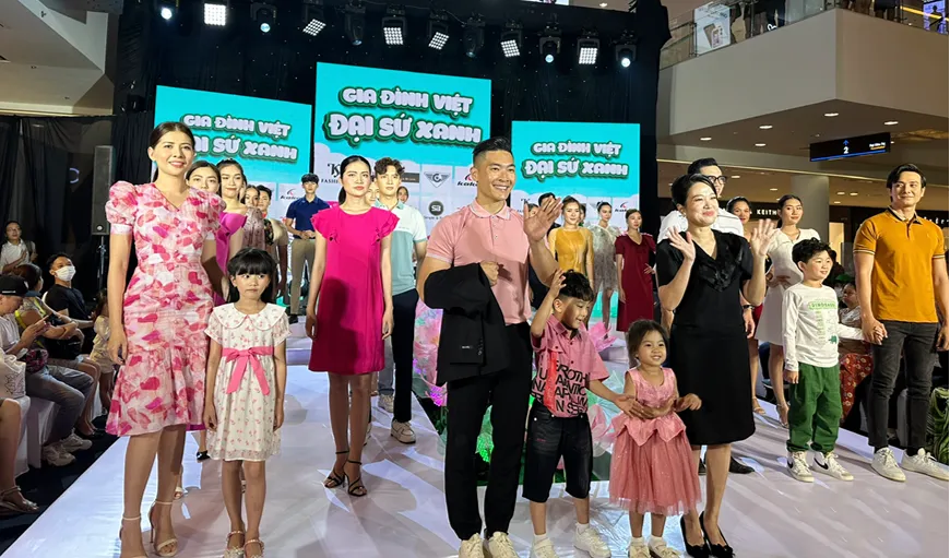 Ấn tượng đêm thời trang khai hội “Ngày gia đình Việt Nam” 
