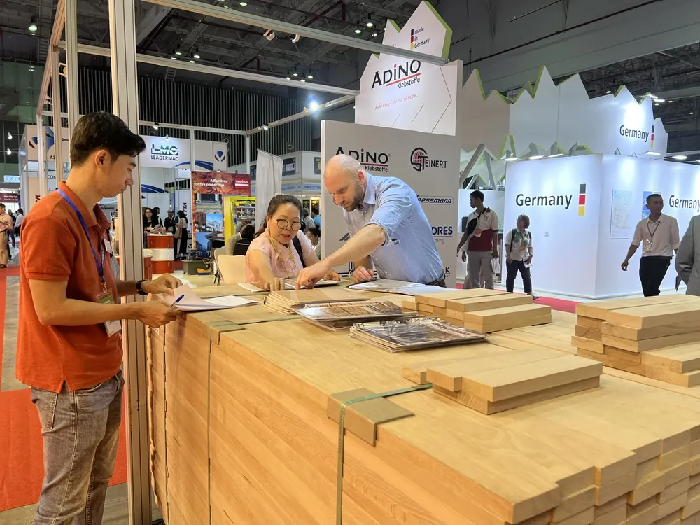 Doanh nghiệp đầu tư sản xuất, chế biến gỗ nước ngoài kỳ vọng tháo gỡ vướng mắc thủ tục hành chính