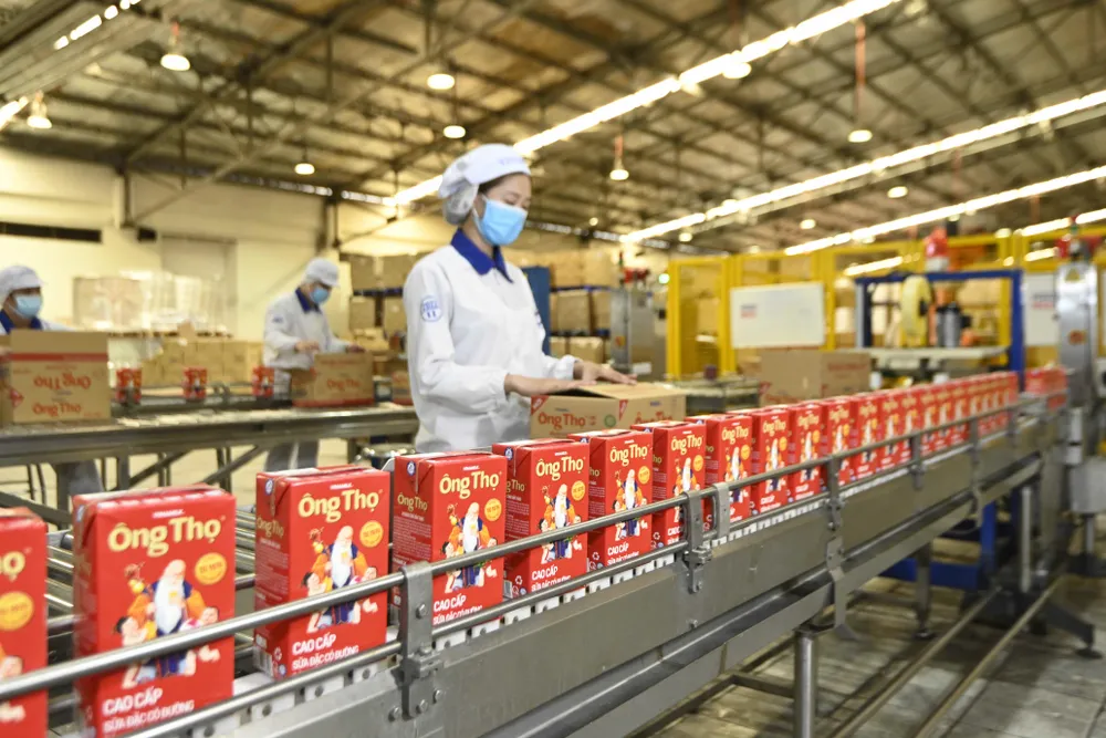 dây chuyền sản xuất Vinamilk.jpg